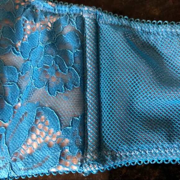 Unique blue color bra size 38B - Picture 6 of 9